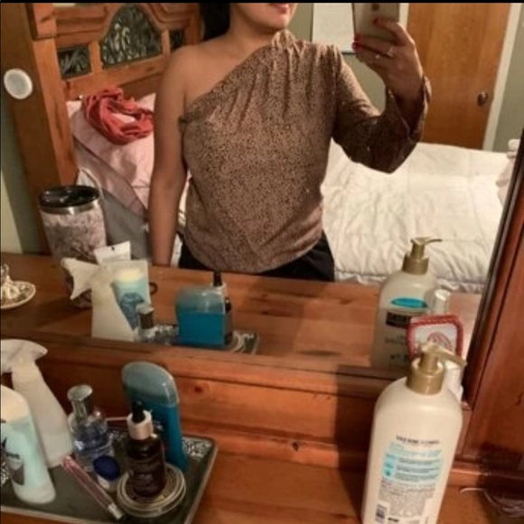 Cheetah Print One-Shoulder Top - Picture 4 of 8